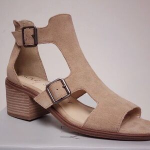 Sole Society Tonni Nude Open
Toe Heel Leather Sandals
Buckle Size 9